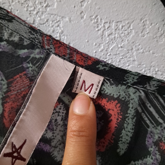 American Star Geometric Butterfly Sleeve Blouse - Picture 4 of 7